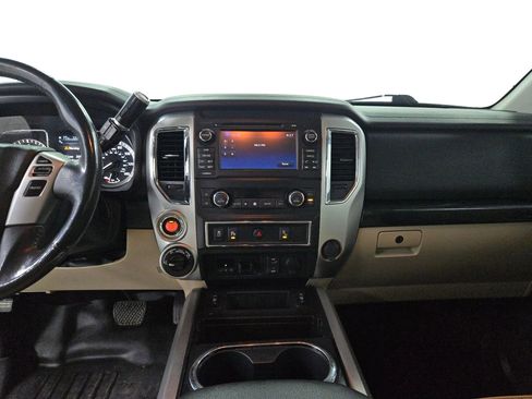 Used 2016 Nissan Titan SV image 13