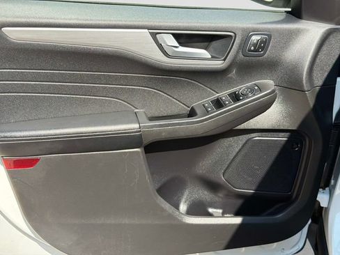 Used 2023 Ford Escape Platinum w/ Premium Technology Package AWD/4WD image 18