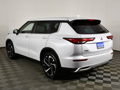 Used 2022 Mitsubishi Outlander SE AWD/4WD image 8