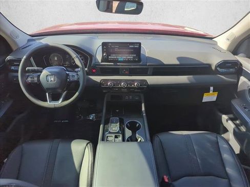 New 2025 Honda Pilot Touring image 14