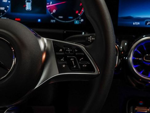 Used 2025 Mercedes-Benz GLA 250 image 17