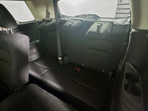 Used 2024 Nissan Pathfinder SV AWD/4WD image 28