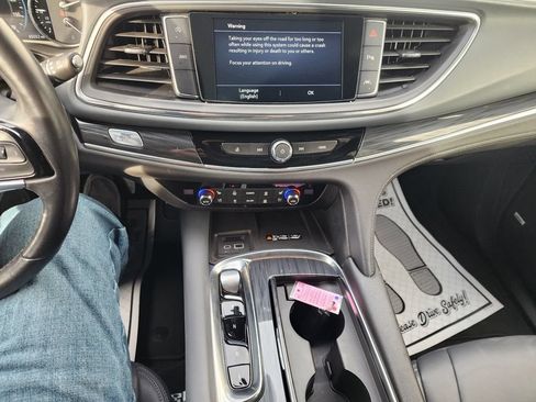 Used 2024 Buick Enclave Premium AWD/4WD image 20