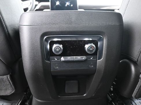 New 2026 GMC Yukon Elevation image 24