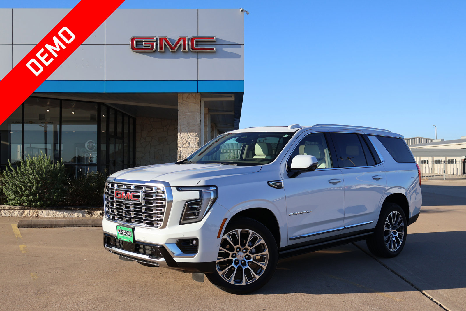 New 2026 GMC Yukon Denali w/ Sun & Power Step Package AWD/4WD image 1