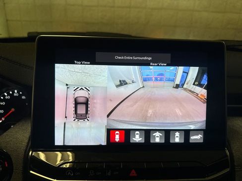 Used 2022 Jeep Compass Latitude image 9