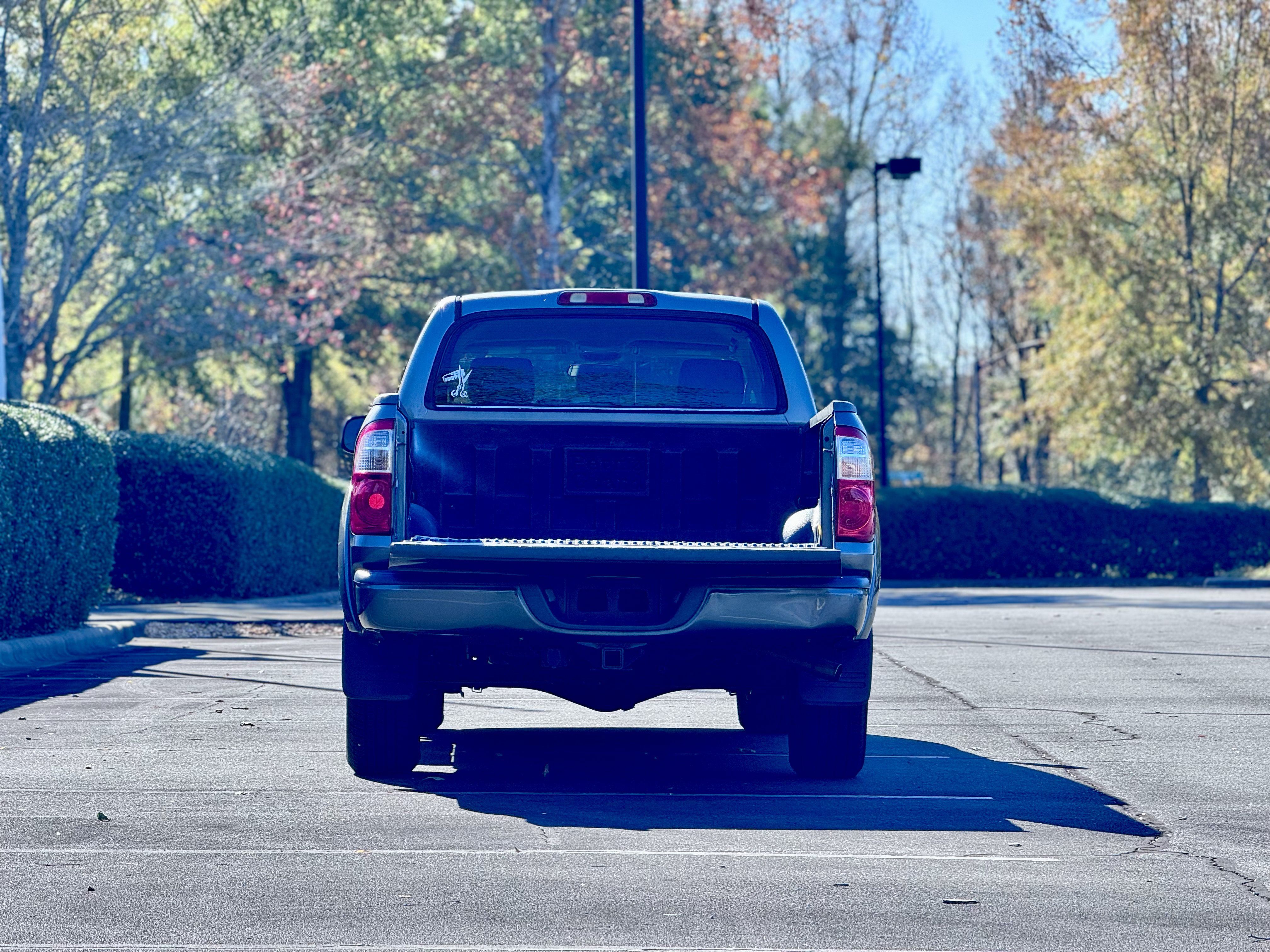 Used 2005 Toyota Tundra Limited w/ All Weather Guard Pkg RWD image 32