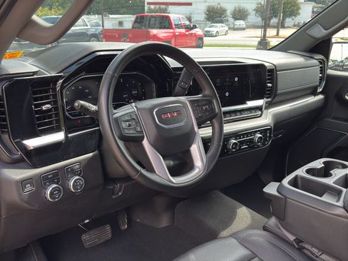 Used 2025 GMC Sierra 1500 SLT AWD/4WD image 11