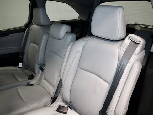 Used 2024 Honda Odyssey EX-L image 16