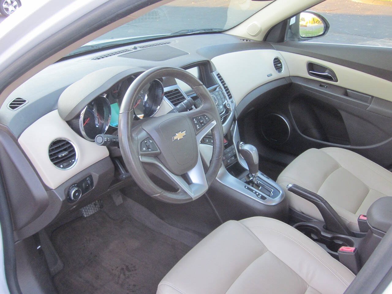Used 2012 Chevrolet Cruze LTZ FWD image 9