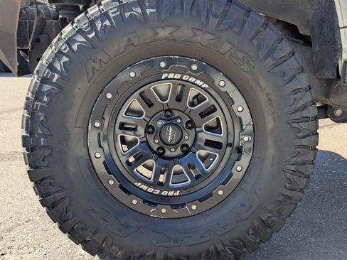Used 2016 Jeep Wrangler Unlimited Rubicon w/ Connectivity Group AWD/4WD image 46