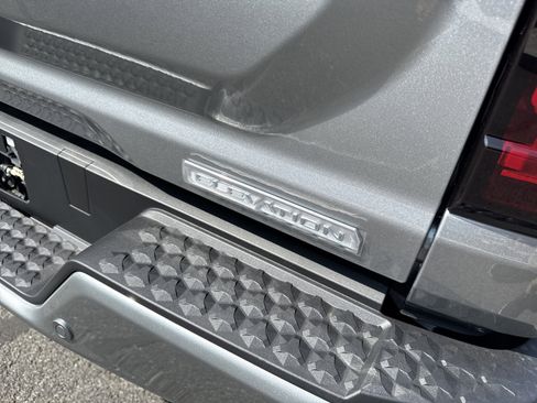 New 2026 GMC Canyon Elevation w/ Convenience Package image 7