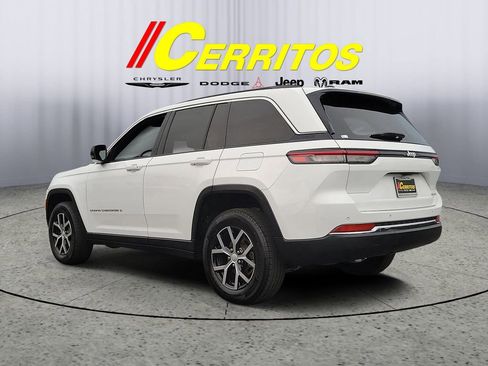 Used 2024 Jeep Grand Cherokee Limited image 2