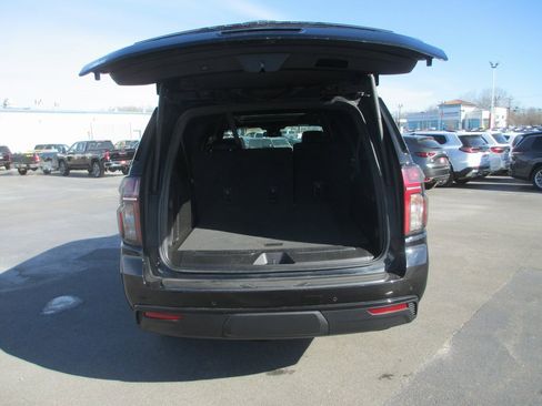 Used 2023 Chevrolet Suburban Z71 w/ Luxury Package image 7