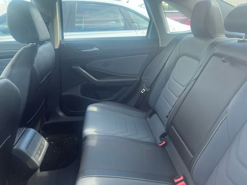 Used 2026 Volkswagen Jetta SEL FWD image 5