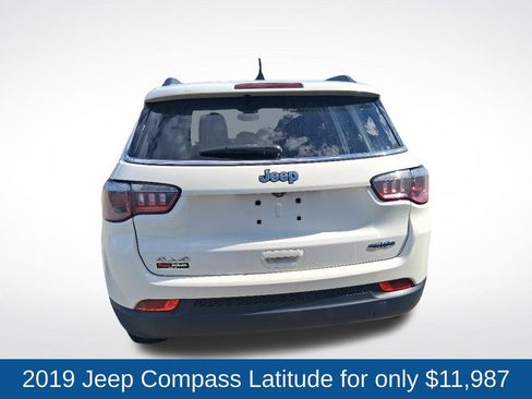 Used 2019 Jeep Compass Latitude w/ Popular Equipment Group AWD/4WD image 2