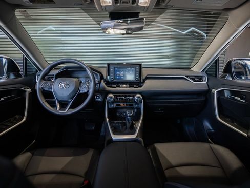 Used 2022 Toyota RAV4 XLE Premium FWD image 25