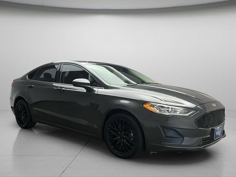 Used 2020 Ford Fusion SE AWD/4WD image 1