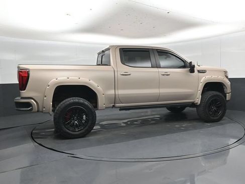Used 2021 GMC Sierra 1500 AT4 w/ AT4 Premium Package AWD/4WD image 3