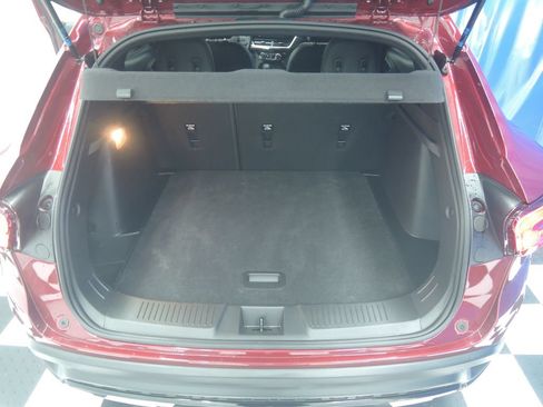 Used 2025 Chevrolet Trax RS FWD image 25
