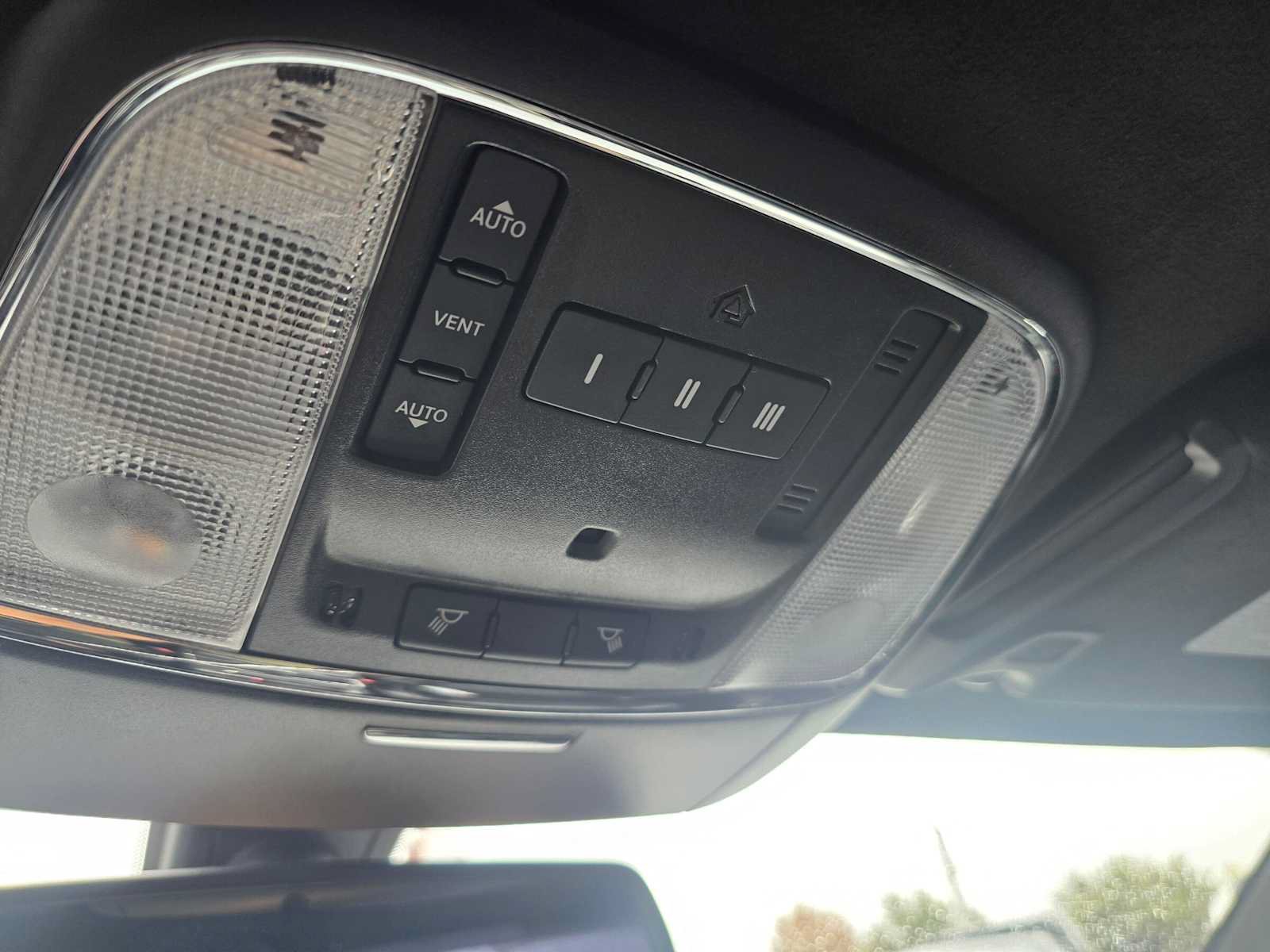 Used 2023 Dodge Charger SRT Hellcat w/ Harman/Kardon Audio Group RWD image 33