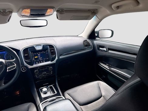 Used 2023 Chrysler 300 Touring w/ Sport Appearance Package RWD image 21