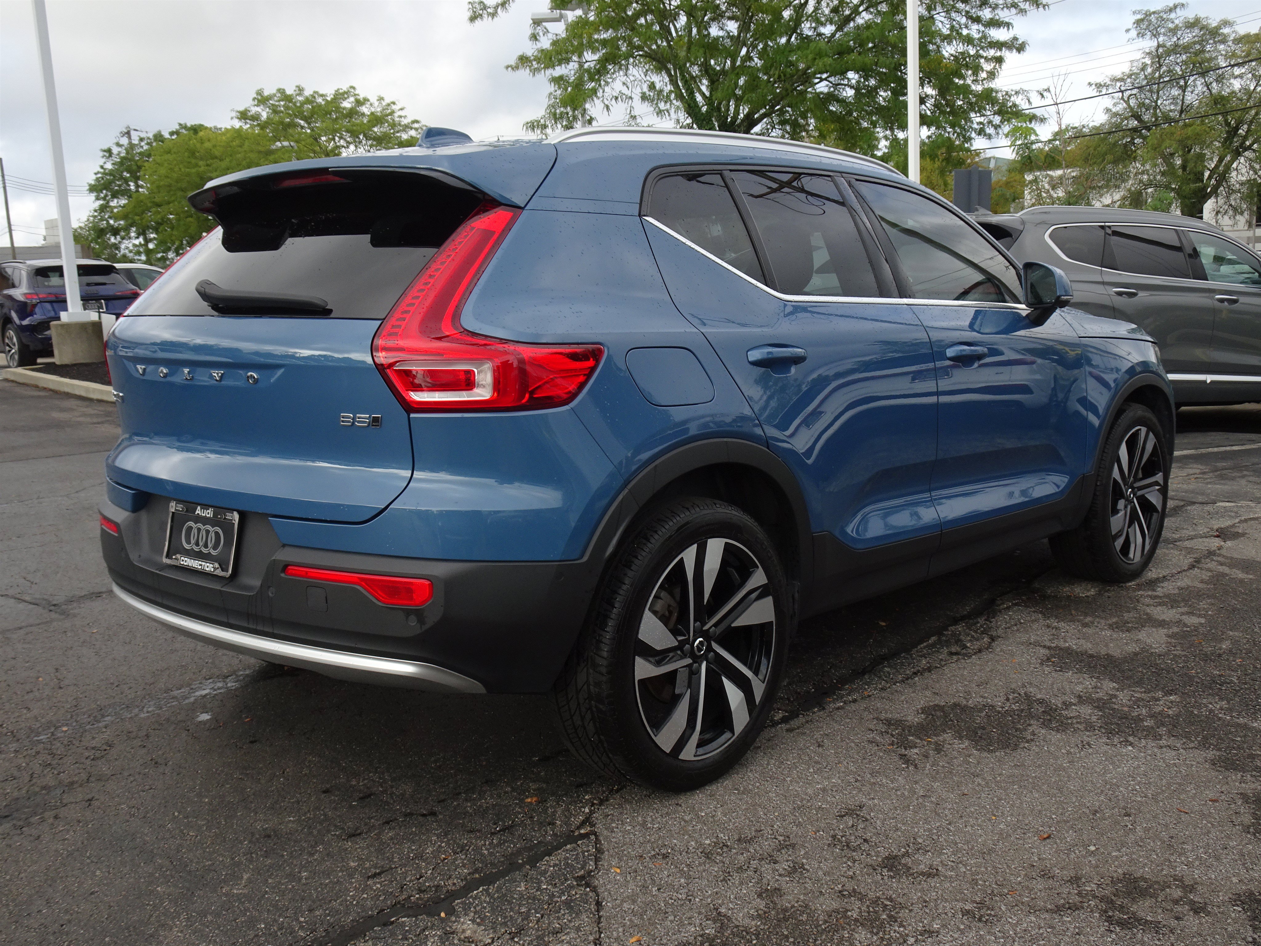 Used 2024 Volvo XC40 B5 Ultimate w/ Climate Package AWD/4WD image 5