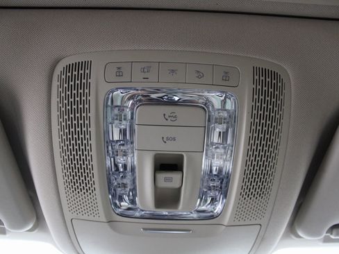 Used 2020 Mercedes-Benz GLE 350 4MATIC w/ Premium Package image 48