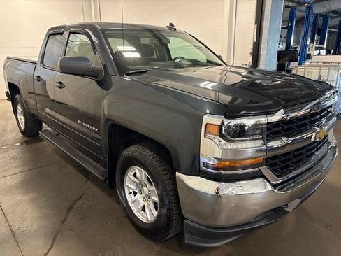 Used 2018 Chevrolet Silverado 1500 LT AWD/4WD image 3