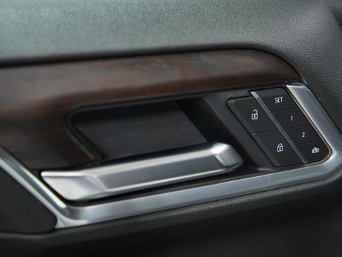 Used 2025 GMC Sierra 1500 SLT image 22