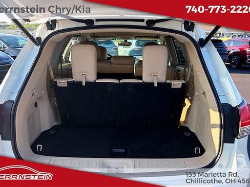 Used 2016 Nissan Pathfinder SL AWD/4WD image 23