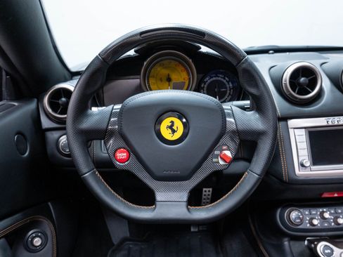 Used 2013 Ferrari 458 Spider RWD image 15