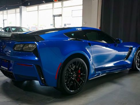 Used 2015 Chevrolet Corvette Z06 w/ Z07 Performance Package RWD image 33