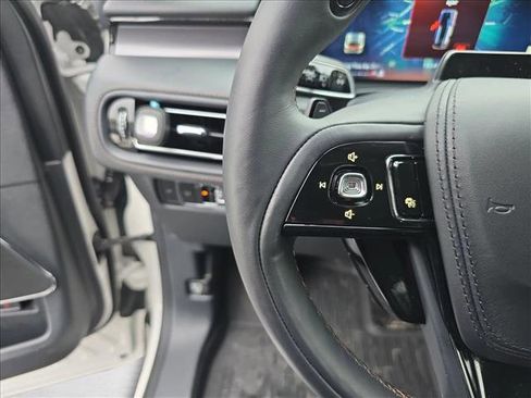 Used 2025 Lincoln Aviator AWD w/ Equipment Group 101A image 17