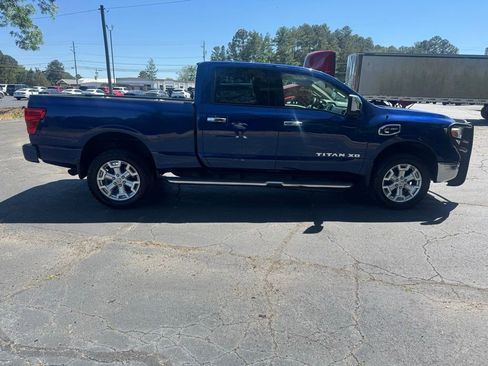 Used 2017 Nissan Titan SL AWD/4WD image 7