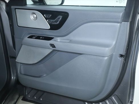 Used 2021 Lincoln Aviator Reserve w/ Equipment Group 202A image 31