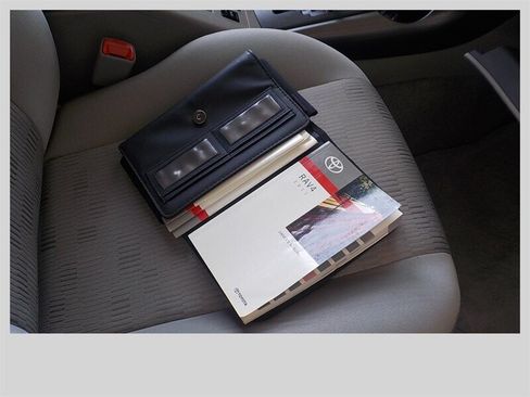Used 2011 Toyota RAV4 4WD w/ Base L4 Extra Value Pkg image 17