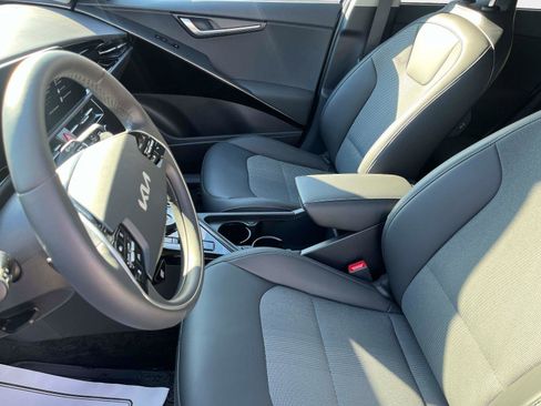 Used 2025 Kia Niro Wind w/ Wind Preserve Package image 21
