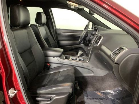 Used 2018 Jeep Grand Cherokee Altitude AWD/4WD image 23