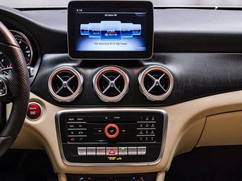 Used 2019 Mercedes-Benz GLA 250 image 14