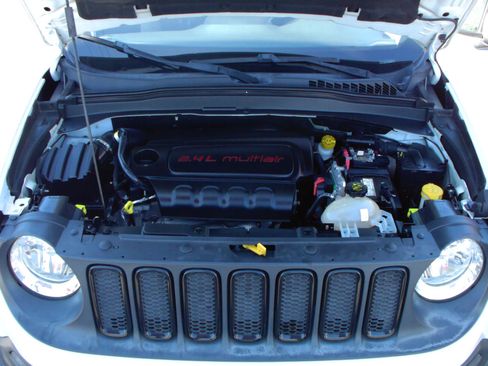 Used 2018 Jeep Renegade Altitude image 6