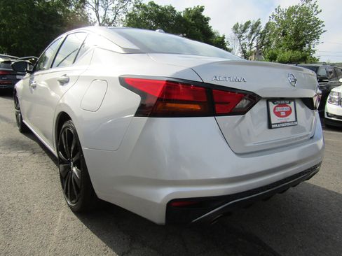 Used 2019 Nissan Altima 2.5 SR FWD image 5