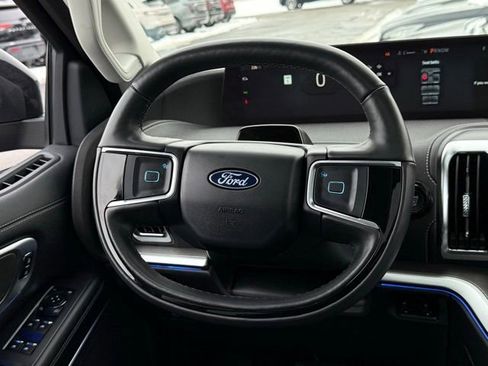 Used 2025 Ford Expedition Max Platinum image 9