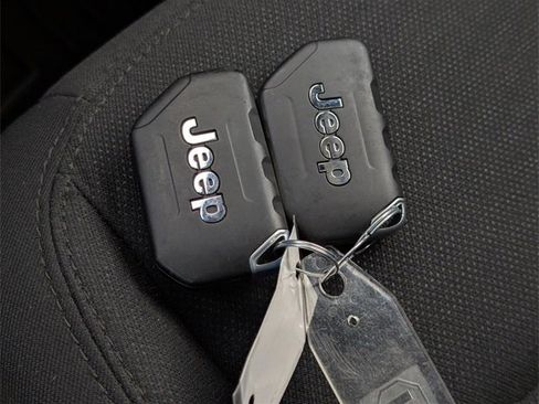 Used 2021 Jeep Wrangler Sport image 33