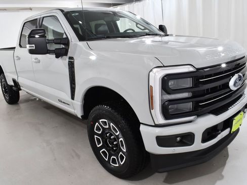 New 2026 Ford F250 Platinum AWD/4WD image 5