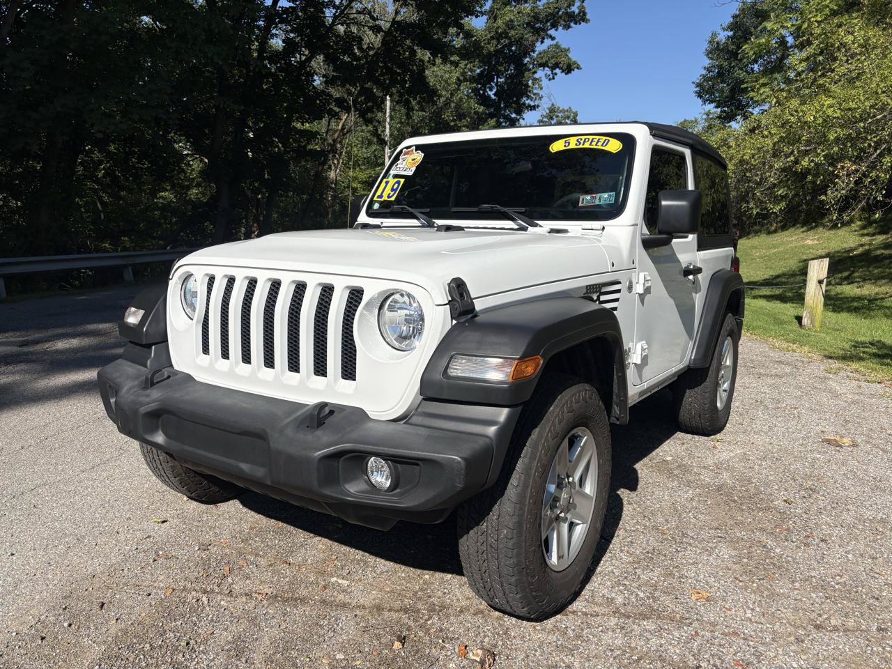 Used 2019 Jeep Wrangler Sport AWD/4WD image 3