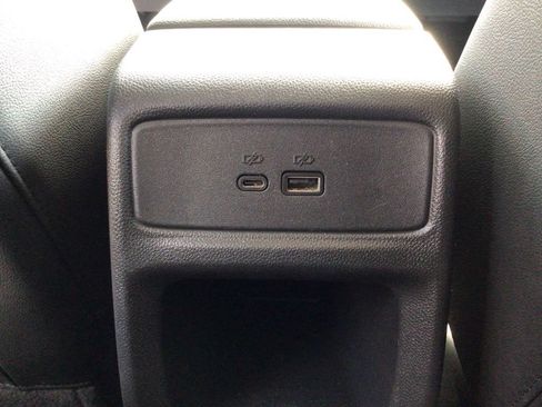 Used 2025 Chevrolet Trax LT FWD image 36