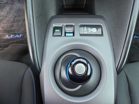 Used 2024 Nissan Leaf S FWD image 25
