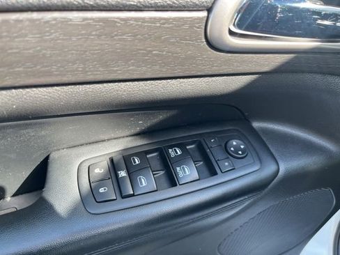 Used 2017 Jeep Grand Cherokee Altitude AWD/4WD image 22