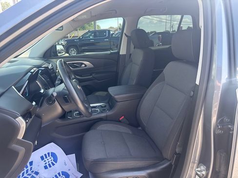 Used 2020 Chevrolet Traverse LT FWD image 13